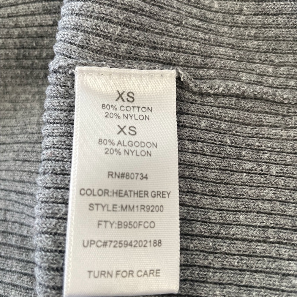 Gray Knit Turtleneck Short-Sleeve with Buttons. - Picture 3 of 4